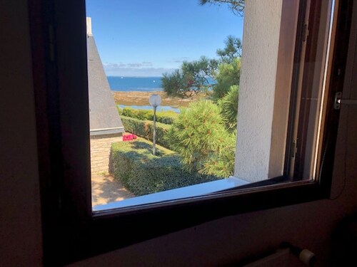 2 bedroom maisonette 40m from the sea