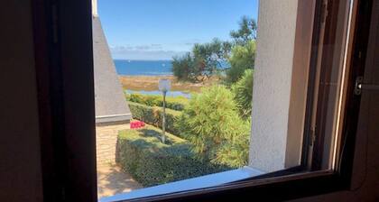 2 bedroom maisonette 40m from the sea
