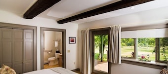 Luxury Queen Room with Private Sunrise Porch