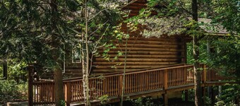 Honeymoon Cabin with Jacuzzi Tub