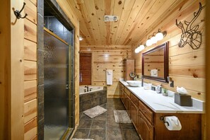 Combined shower/tub, hair dryer, towels - Coyote Ridge, Shuffleboard, Pool Table, Arcade, Light Up Jenga, & More! (Broken Bow)