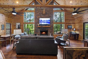Smart TV, fireplace