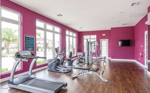 Fitness facility - Amazing house! West Lucaya 4 bedroom home, 10 minutes from Disney! (Kissimmee)