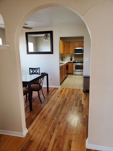 Cozy home short walk to Old Town Arvada, parks, dinning and shopping