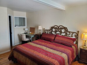 2 bedrooms, iron/ironing board, travel crib, free WiFi