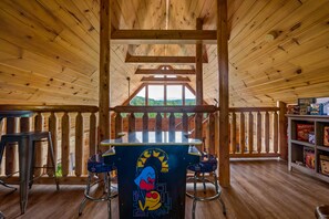 Game room - Leconte Lookout - Stunning Views - Hot Tub - Games (Sevierville)