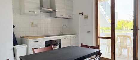 冷蔵庫、オーブン