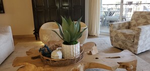 Smart TV, printers - Award-winning Designer- Stunning Penthouse - Ocean Front Views - Prime location! (San José del Cabo)
