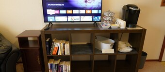 Spacious, private, bedroom and private 3/4bath... a simple bed and breakfast