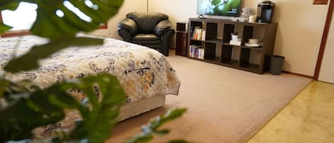 1 habitación, escritorio, tabla de planchar con plancha y wifi gratis