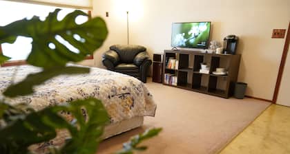 Spacious, private, bedroom and private 3/4bath... a simple bed and breakfast