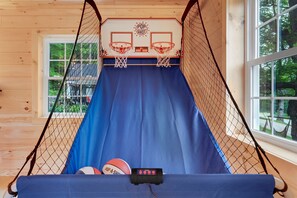 Fitness facility - Family & Friends Retreat*Hot Tub*Game Room*King Beds*Firepit*Near Lakes*Sauna (Bridgton)