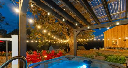 Family & Friends Retreat*Hot Tub*Game Room*King Beds*Firepit*Near Lakes*Sauna