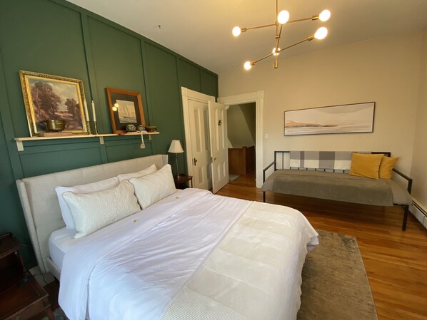 4 bedrooms, WiFi, bed sheets