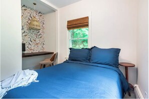 3 bedrooms, desk, iron/ironing board, WiFi