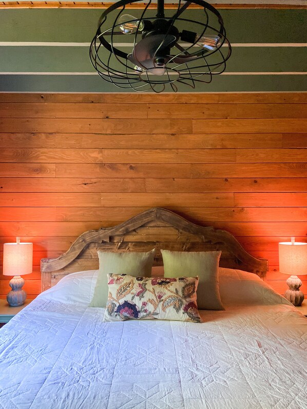 3 Schlafzimmer, Schreibtisch, Bügeleisen/Bügelbrett, WLAN