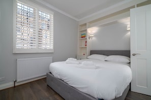 2 Schlafzimmer, Schreibtisch, Bügeleisen/Bügelbrett, Internetzugang
