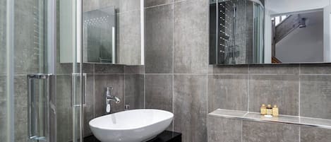 Shower, towels
