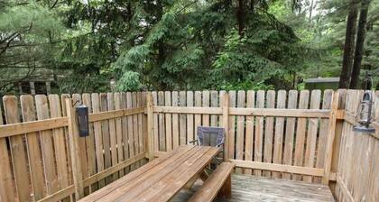 Dogs Welcome! Lake House. Close to Dells!