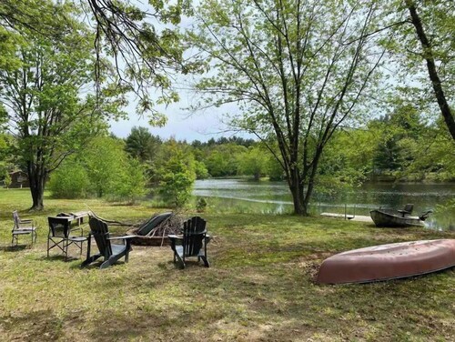 Dogs Welcome! Lake House. Close to Dells!