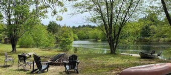 Dogs Welcome! Lake House. Close to Dells!