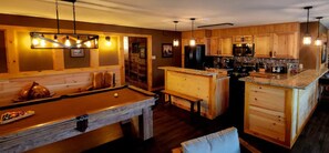 Fridge, microwave, oven, stovetop - Beautiful Home with Lake Views 4/2, Beautiful Home with Lake Views 4/2 - Resort Access for Fee (Lake George)