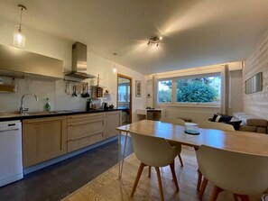 Réfrigérateur, micro-ondes, four, lave-vaisselle