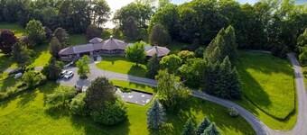 Waterfront Large Family Home 1000 islands