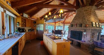 Waterfront Large Family Home 1000 islands