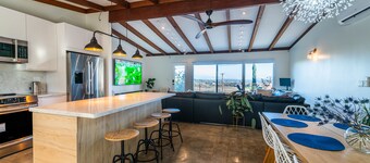 Amazing Mountain and Valley Views - 3 King Beds, Tesla Charger, Sauna