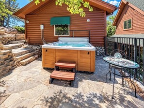 Outdoor spa with BQ, nice view Garage in the back ground
