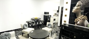 Exquisite 1-bedroom Condo