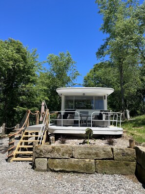 Property grounds - Beached houseboat with lots of character and deck jacuzzi  (Langsville)