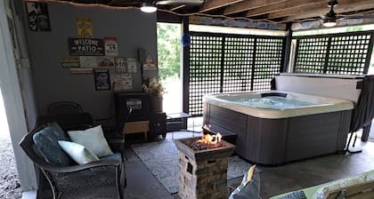 3 BR house with hot tub near Lexington and surrounding attractions!