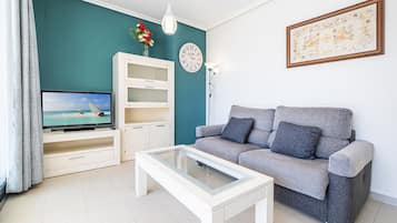 Una televisión, un reproductor estéreo