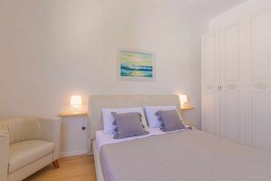 2 bedrooms, iron/ironing board, free WiFi