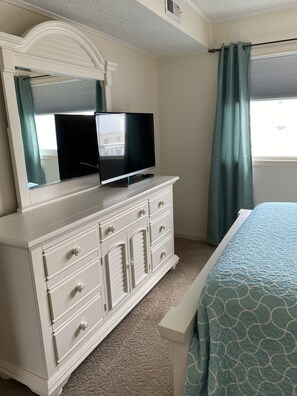 2 bedrooms, iron/ironing board, free WiFi