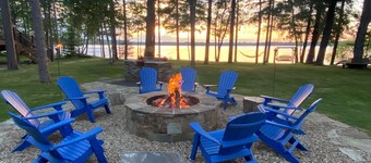 Gorgeous 5 Bedroom Lakefront Property on Eagle Lake--on the Eagle River Chain!