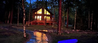Gorgeous 5 Bedroom Lakefront Property on Eagle Lake--on the Eagle River Chain!