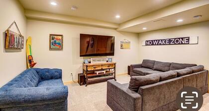 Gorgeous 5 Bedroom Lakefront Property on Eagle Lake--on the Eagle River Chain!