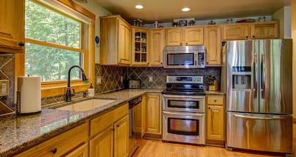 Gorgeous 5 Bedroom Lakefront Property on Eagle Lake--on the Eagle River Chain!