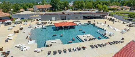 Sisäuima-allas, ulkouima-allas