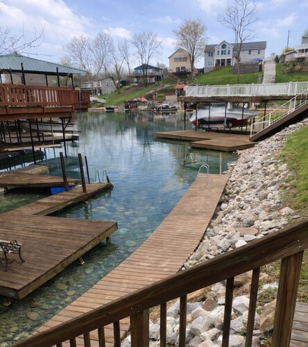 Your adventure at the Lake. 9 Mi from the Ark Encounter, breathtaking view.