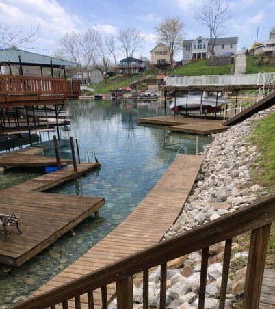Your adventure at the Lake. 9 Mi from the Ark Encounter, breathtaking view.