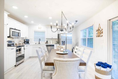 Your adventure at the Lake. 9 Mi from the Ark Encounter, breathtaking view.