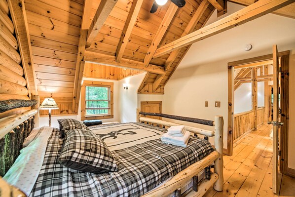 5 bedrooms, iron/ironing board, travel cot, free Internet