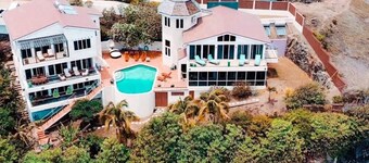 Marks Reef - Main Villa and Reef Villa