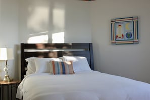3 habitaciones, caja de seguridad en la habitación y escritorio