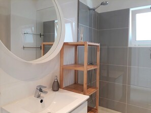 House | 1 bedroom, WiFi - T1 Conforto E Vista MAR A C 80M Praia-16e Wifi (Loulé)