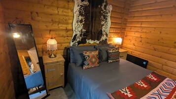 2 bedrooms, Egyptian cotton sheets, iron/ironing board, WiFi